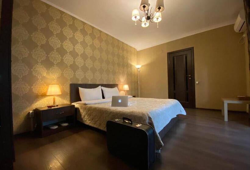 سوییت خانوادگی, Lavitor