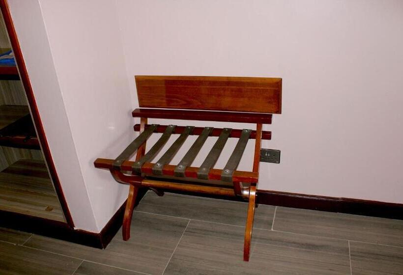 חדר דלוקס, Merica