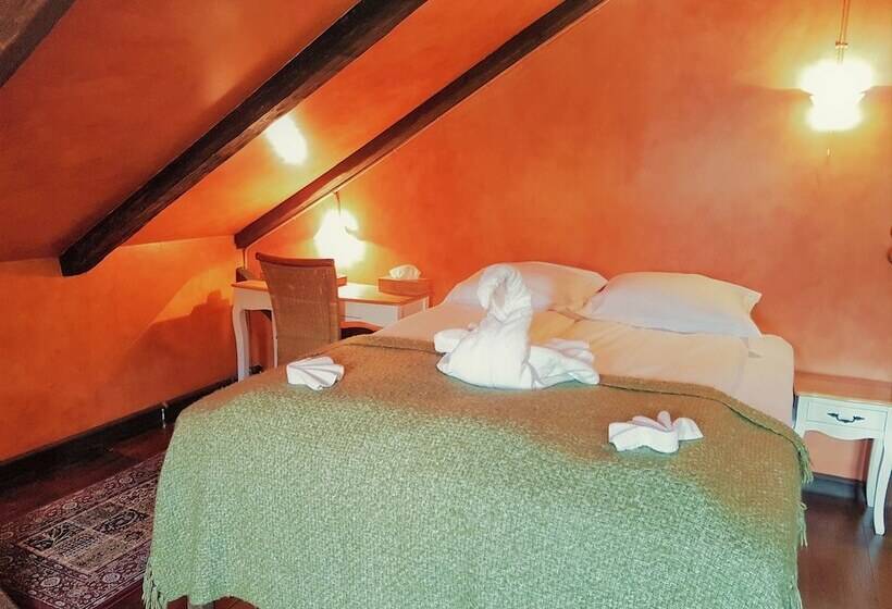 Habitación Deluxe, Tindastoll