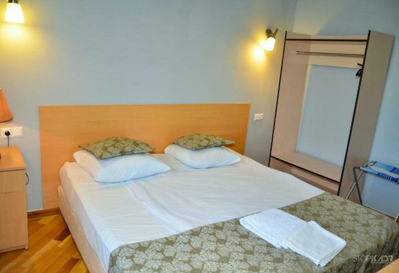 اتاق استاندارد, Yeghevnut