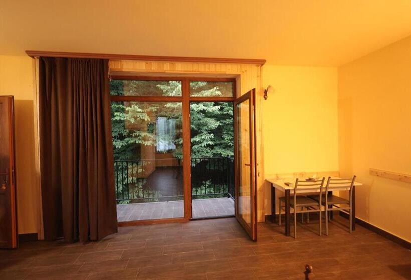 اتاق استاندارد, Yeghevnut