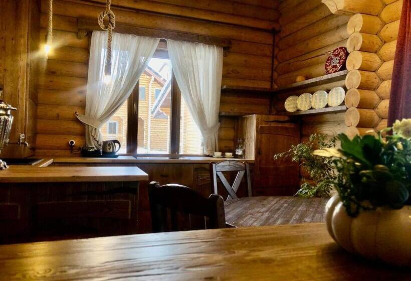 خانه 1 خوابه, Grace Kecharis