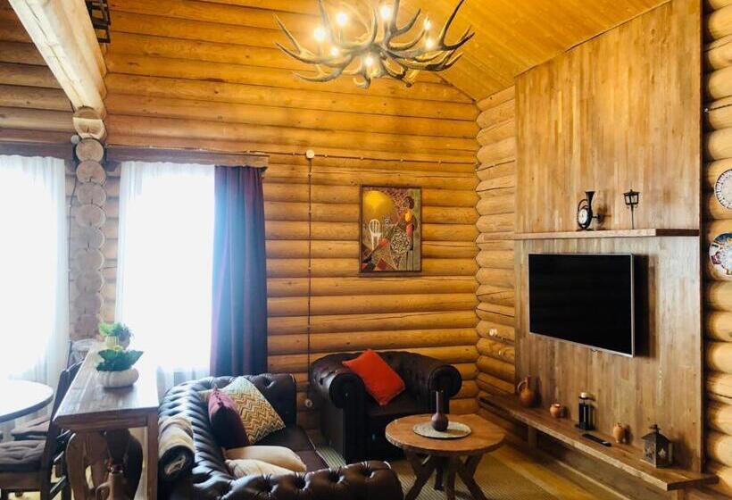 خانه 1 خوابه, Grace Kecharis