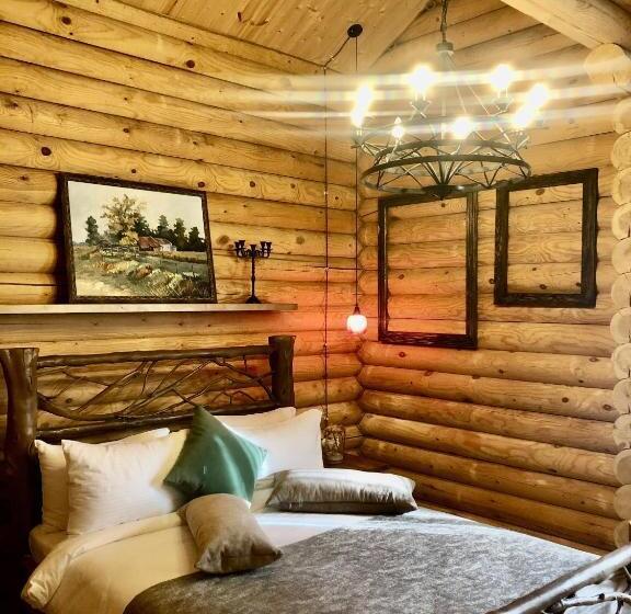 خانه 2 خوابه, Grace Kecharis