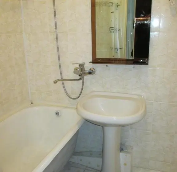اتاق استاندارد سه نفره, Otel Issyk Kul Karakol