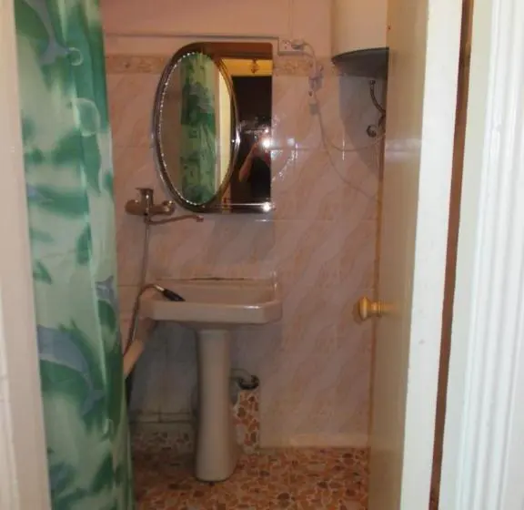 اتاق استاندارد سه نفره, Otel Issyk Kul Karakol