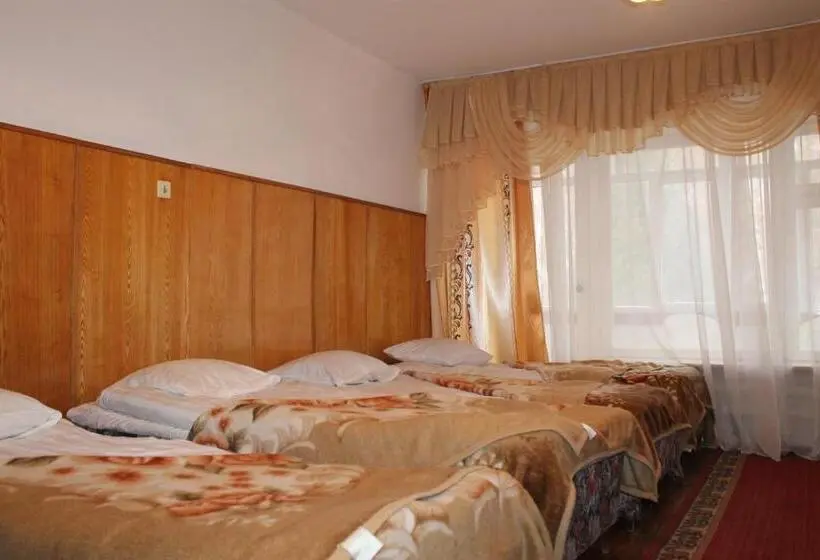 اتاق استاندارد چهارنفره با سرویس بهداشتی مشترک, Otel Issyk Kul Karakol