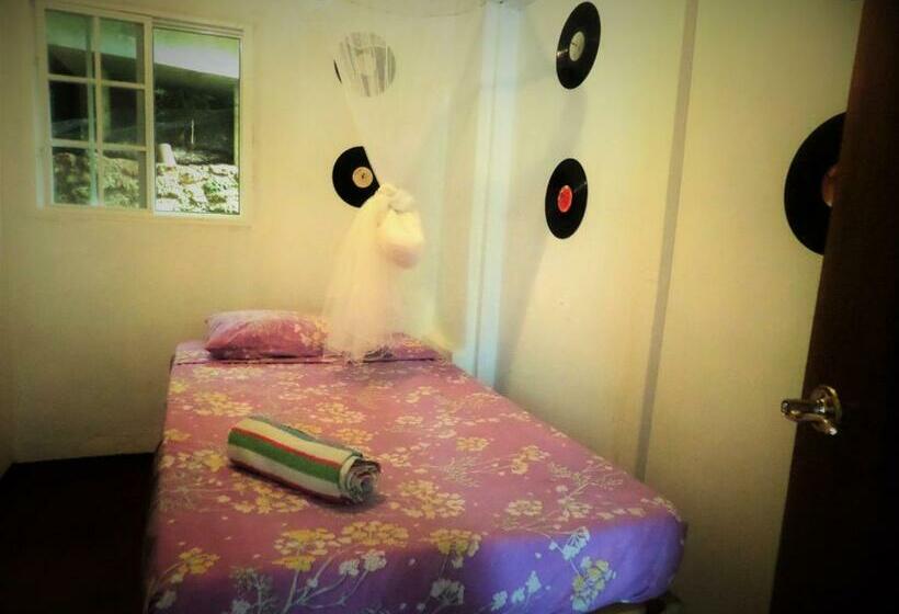 اتاق خانوادگی, La Familia Guest House And Natural Farm