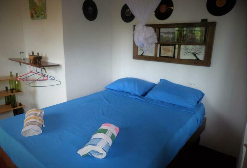 اتاق استاندارد, La Familia Guest House And Natural Farm