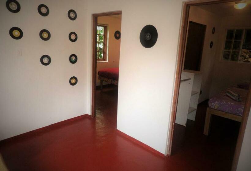 اتاق خانوادگی, La Familia Guest House And Natural Farm