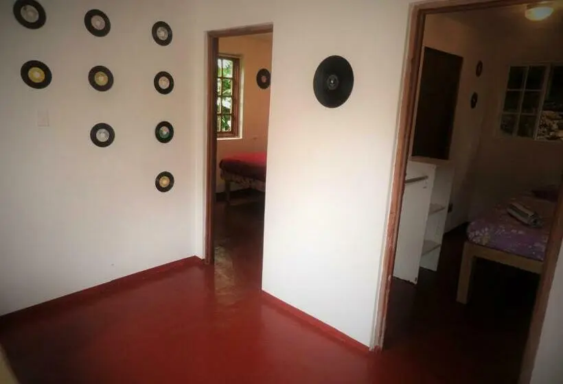 اتاق خانوادگی, La Familia Guest House And Natural Farm
