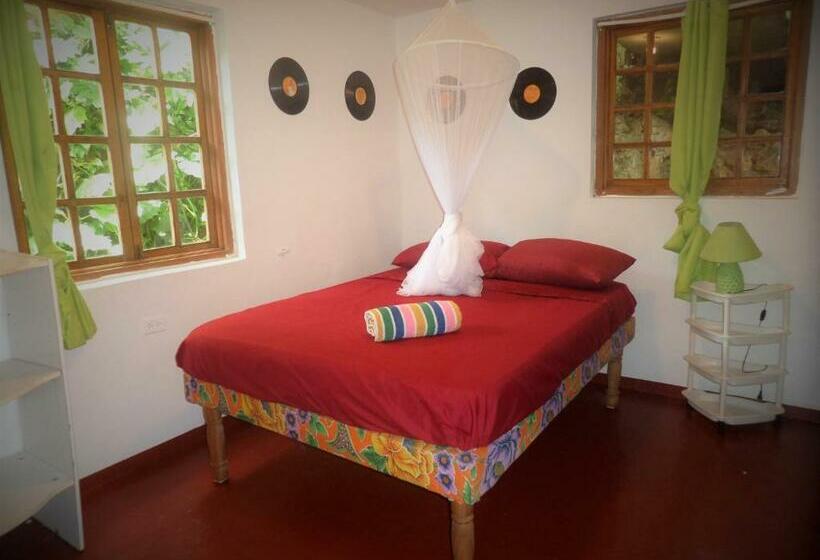 اتاق خانوادگی, La Familia Guest House And Natural Farm