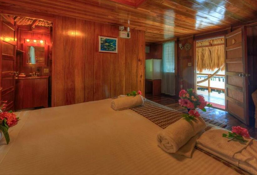 بنجلو قياسى, St. George's Caye Resort