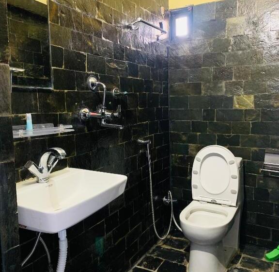 اتاق خانوادگی با چشم‌انداز کوه, Bandipur Samira Homestay   Experience The Best For Less