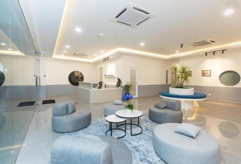 Номер Deluxe, Luma Senawang