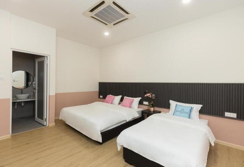 标准三人间, Luma Senawang