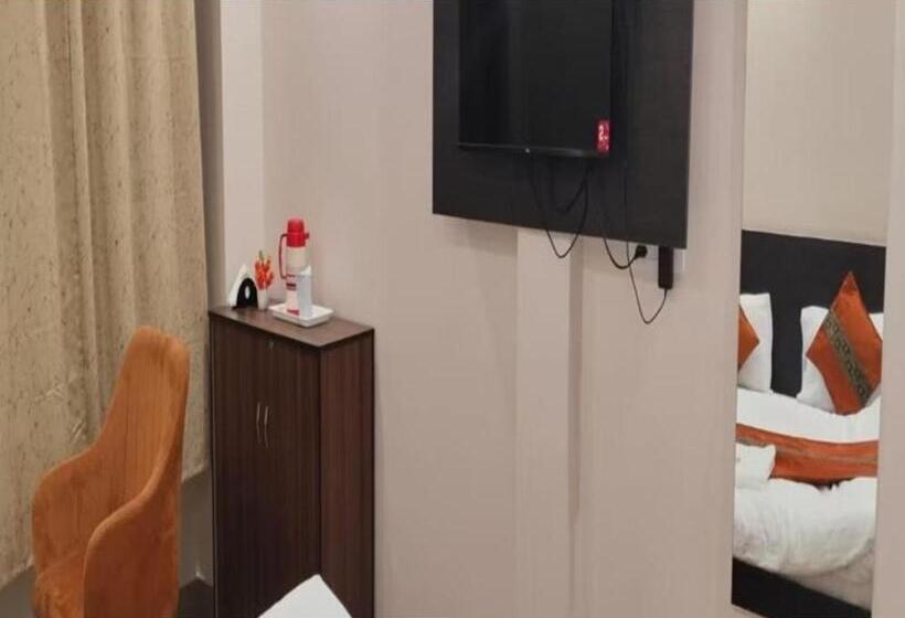 Quarto Deluxe, Rudransh Residency, Varanasi