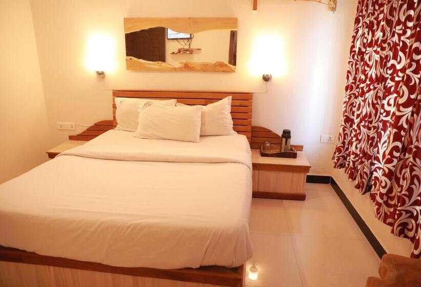 スタンダードルーム, The Woodlands Residency  Unmarried And Stag Groups Not Allowed