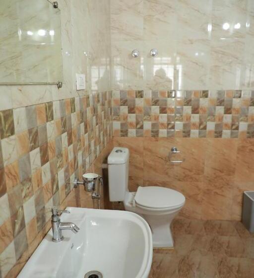 デラックストリプルルーム, The Woodlands Residency  Unmarried And Stag Groups Not Allowed