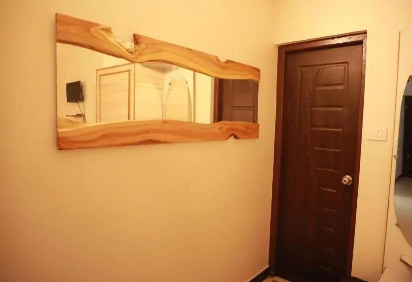 デラックストリプルルーム, The Woodlands Residency  Unmarried And Stag Groups Not Allowed
