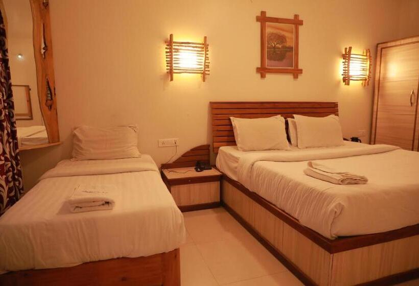 デラックストリプルルーム, The Woodlands Residency  Unmarried And Stag Groups Not Allowed