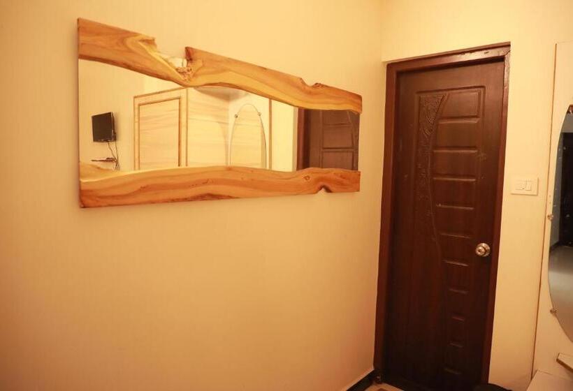 デラックスルーム, The Woodlands Residency  Unmarried And Stag Groups Not Allowed