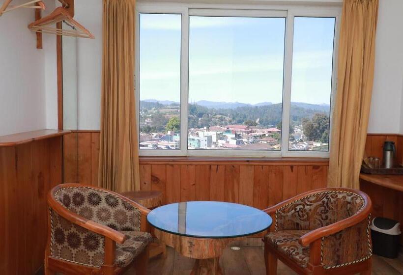 キングサイズベッドのスタンダードルーム, The Woodlands Residency  Unmarried And Stag Groups Not Allowed