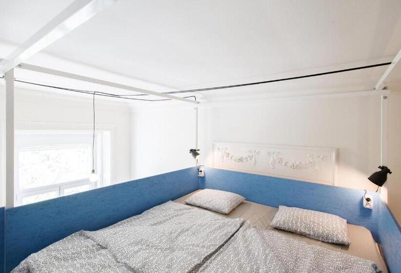 استودیو استاندارد با بالکن, Avenue Hostel