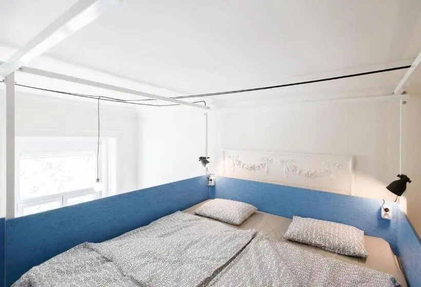 Standard-Studio mit Balkon, Avenue Hostel