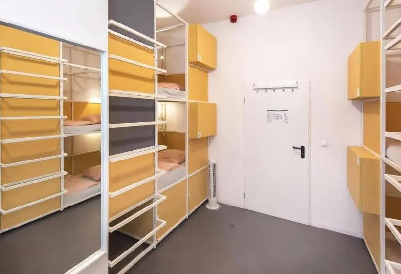 Geteiltes Mehrbettzimmer, Avenue Hostel