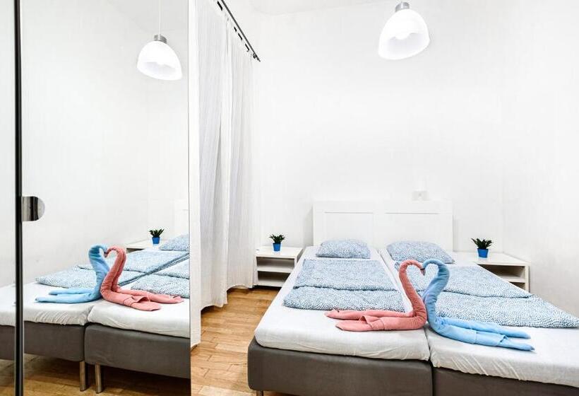 高级大房间, Avenue Hostel