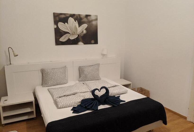 اتاق لوکس, Avenue Hostel