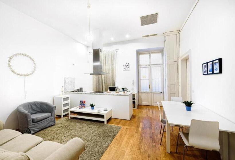 اتاق لوکس, Avenue Hostel