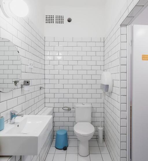 اتاق استاندارد, Avenue Hostel