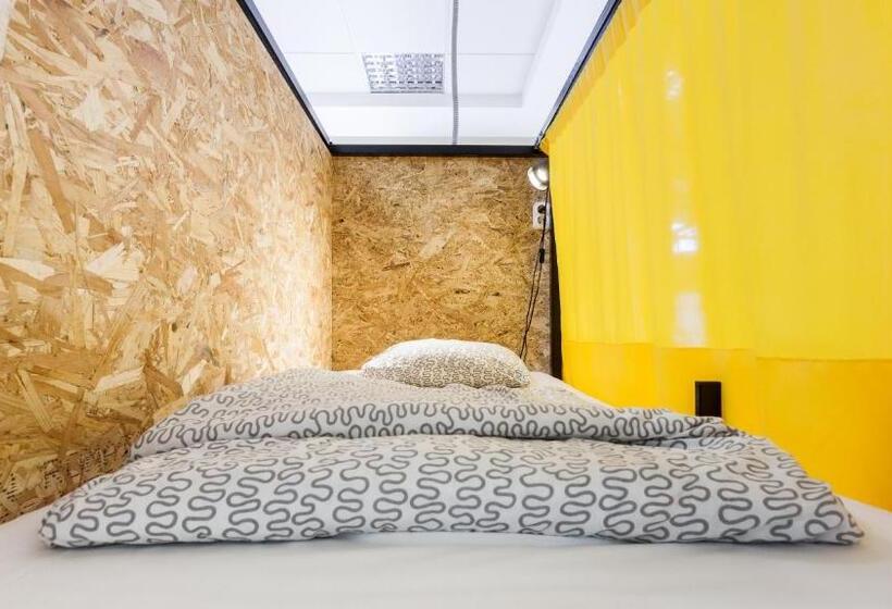 اتاق استاندارد چهار تخته, Avenue Hostel