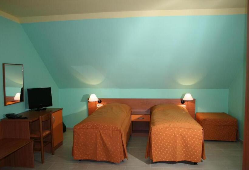 דירת חדר, Panoráma Panzió