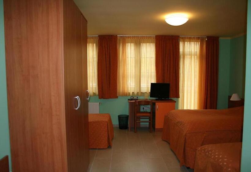 חדר סטנדרט לארבעה, Panoráma Panzió