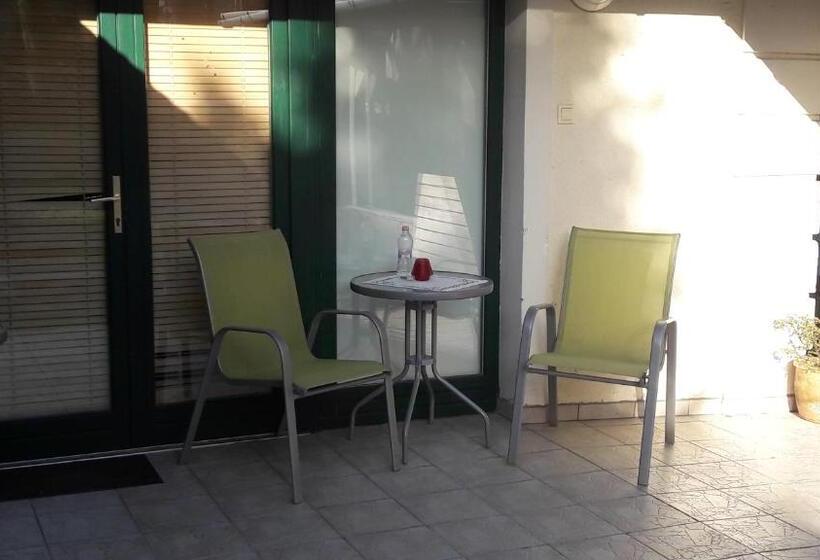 Pokój Typu Standard Łóżko King Przystosowany dla Osób Niepełnosprawnych, Szalay Villa