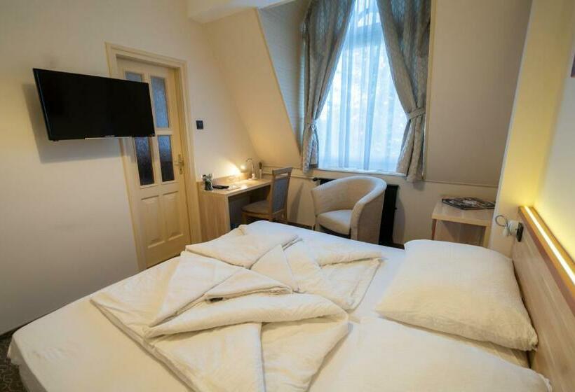 اتاق استاندارد, Szilvia Gästehaus