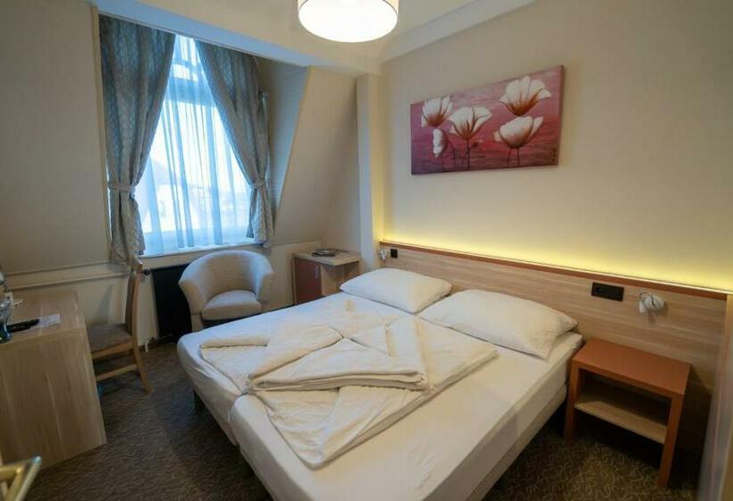 اتاق استاندارد, Szilvia Gästehaus