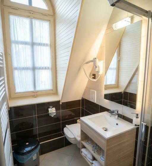 اتاق استاندارد چهار تخته, Szilvia Gästehaus