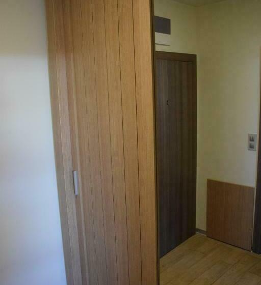 标准工作室, Amira Boutique