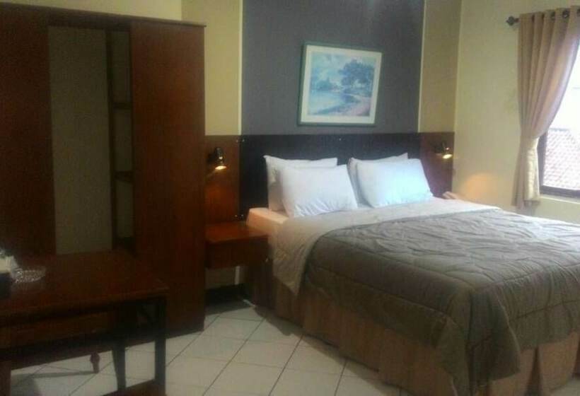 Номер Deluxe, Augusta Bandung