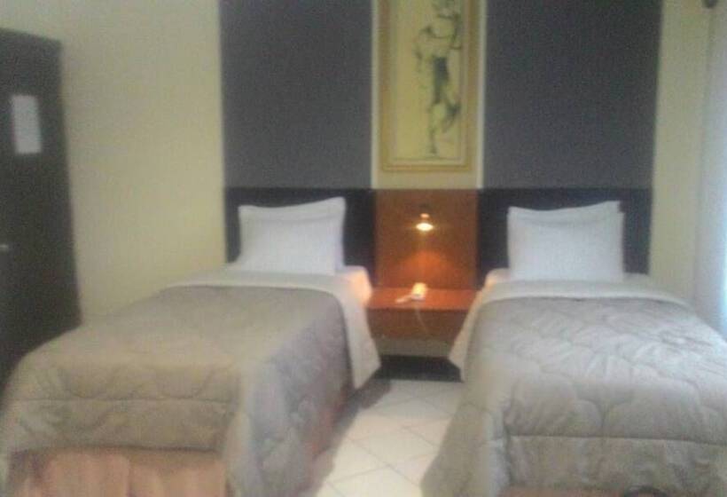 Номер Deluxe, Augusta Bandung