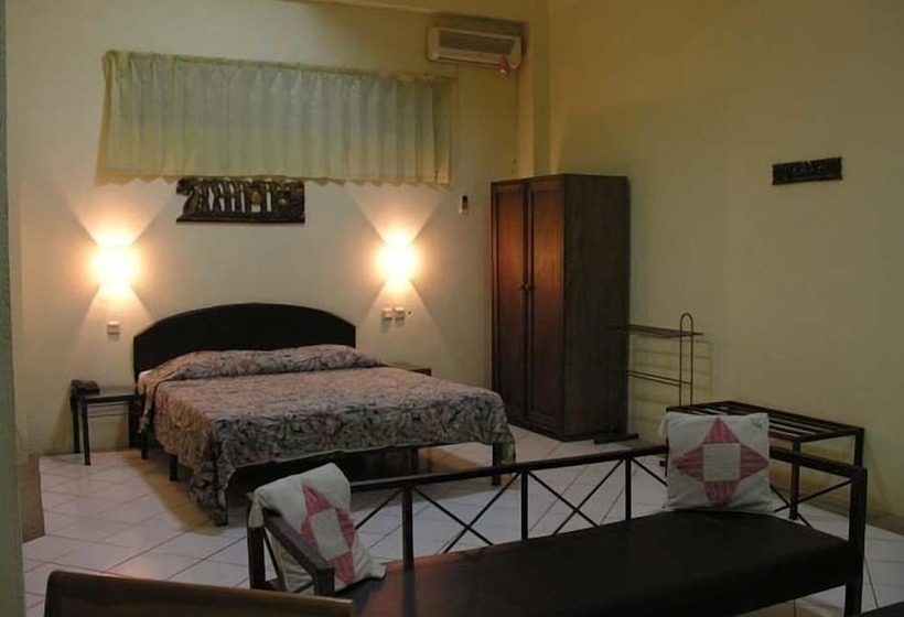 Номер Deluxe, Augusta Bandung