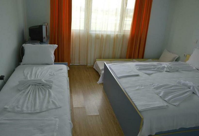 חדר סטנדרט עם מרפסת, Complex Exotica