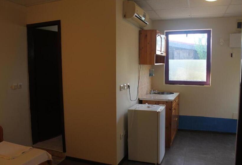 בונגלו משפחתי, Complex Exotica