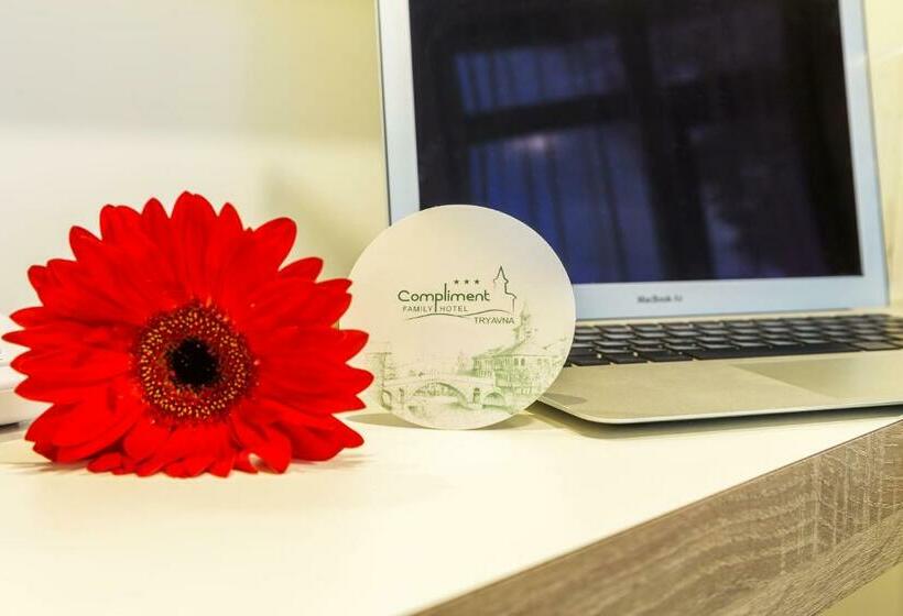 غرفة قياسية مزوَّدة بشُرفة, Compliment