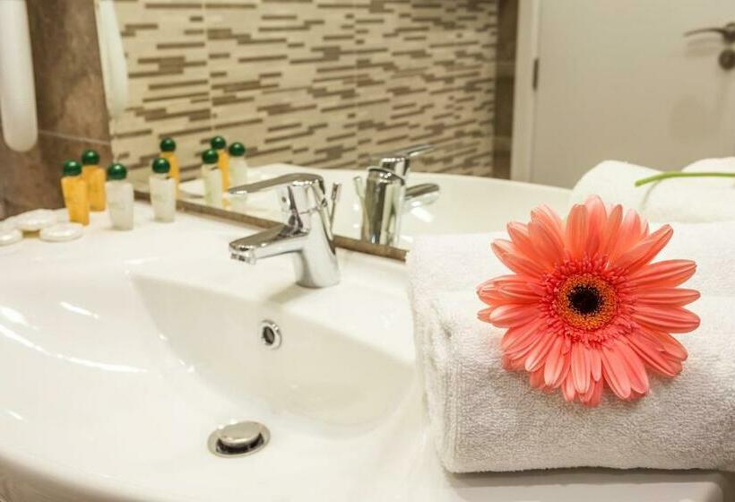 غرفة قياسية, Compliment