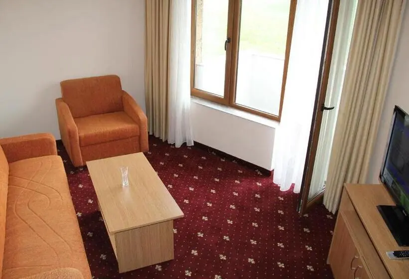 سوییت با چشمانداز کوه, Coop Rozhen